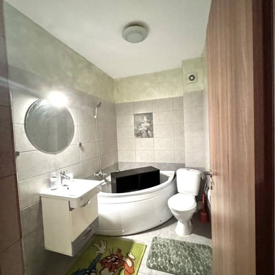 Alquiler de un amplio apartamento de 3 habitaciones, 72 m², Bucarest, Rumanía